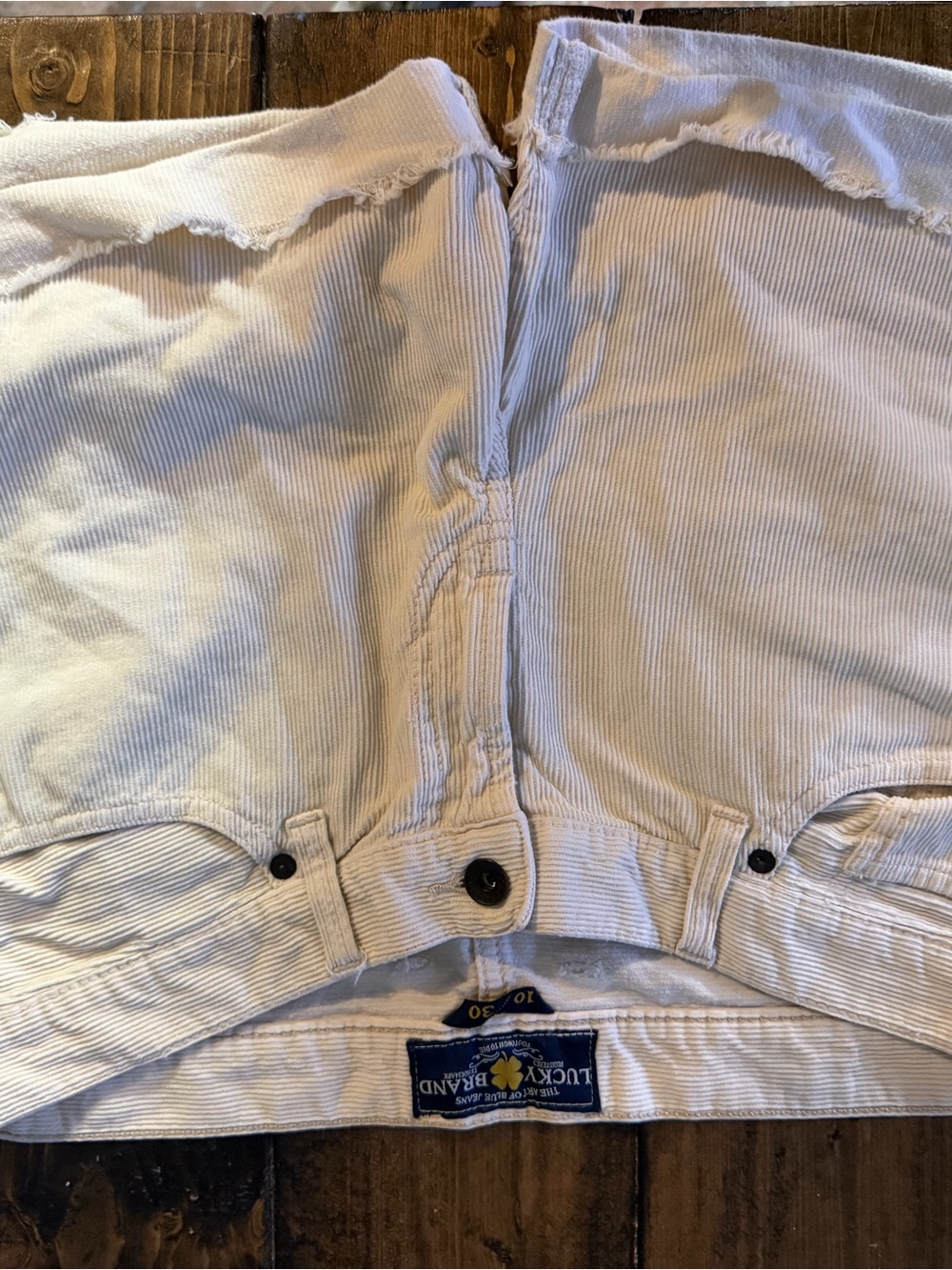 Lucky Brand vanilla colored Corduroy Cargo Shorts. Size 10 / 30
